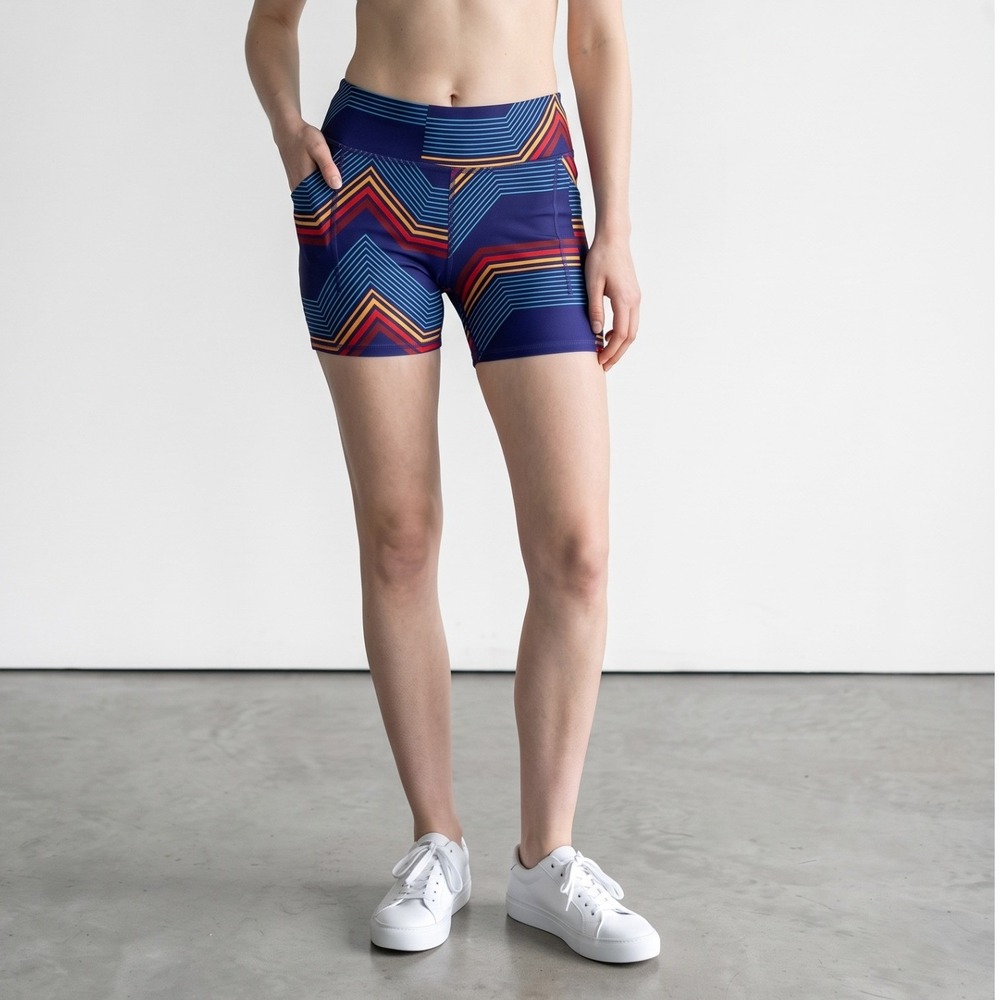 Rabbit women's speed leggy Biker Shorts Beacon Blue Chevron geometric Medium